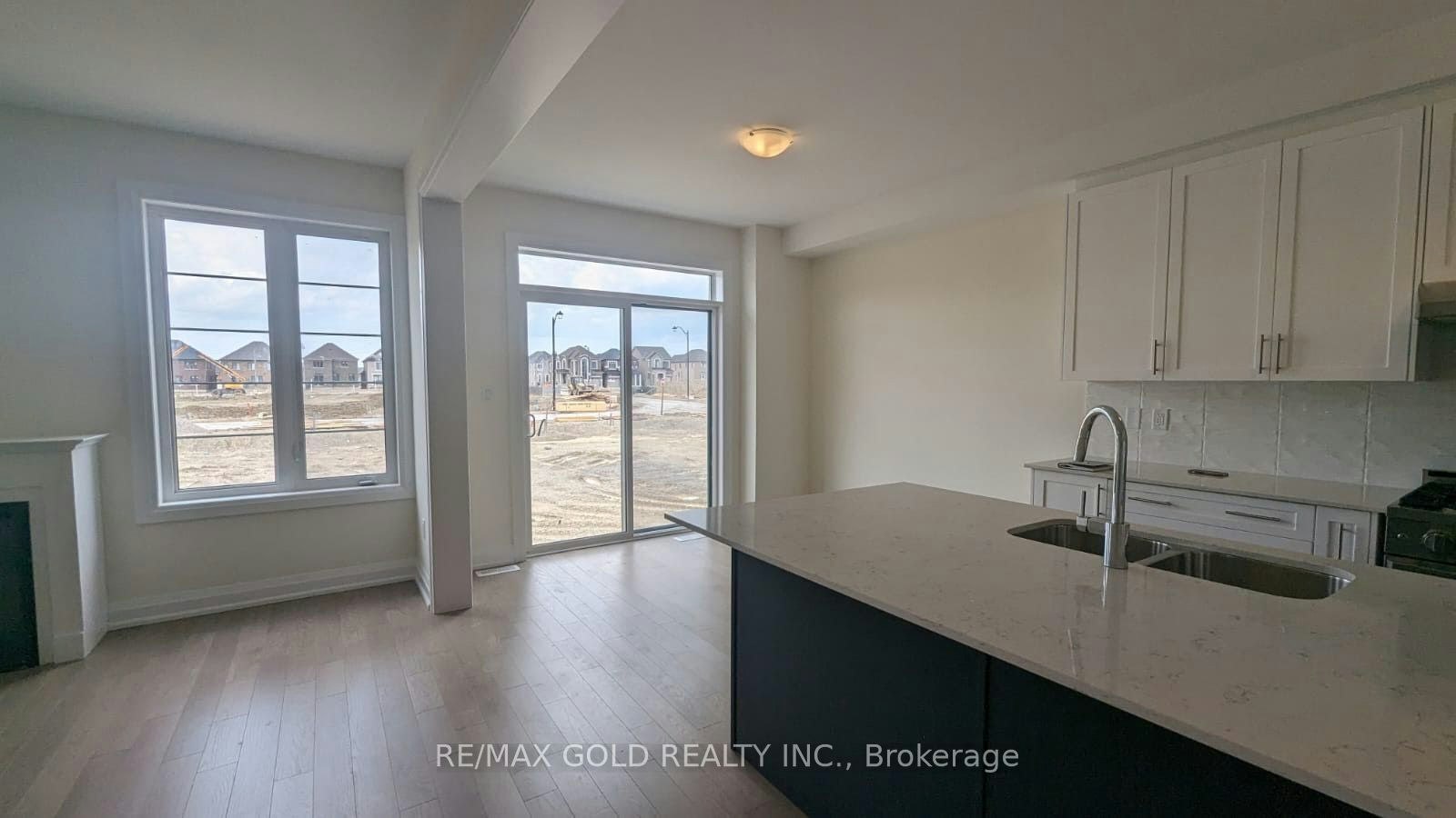 9 Sugar Pearl Road, Brampton, ON, L6Z 0K5 - 4