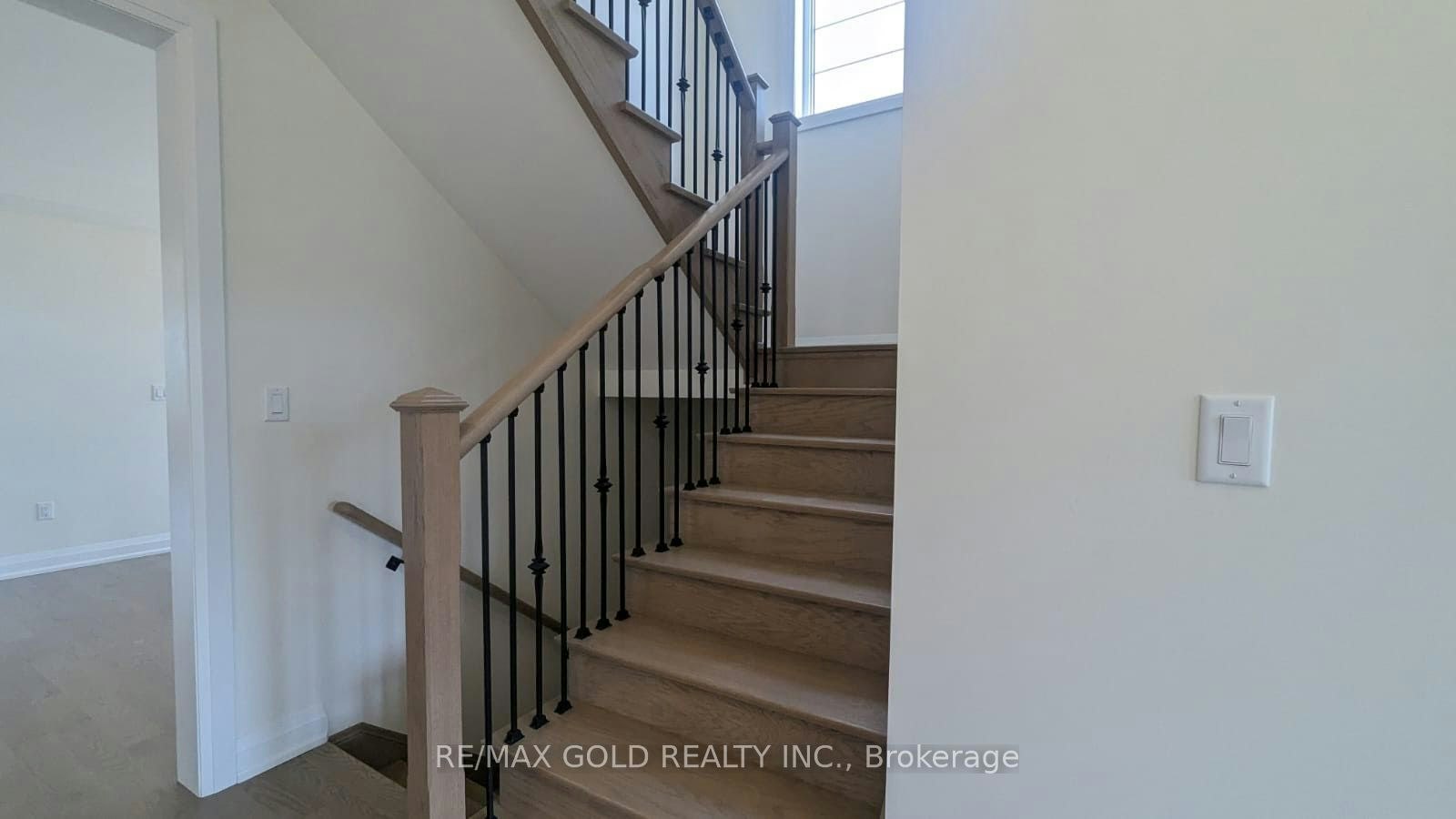 9 Sugar Pearl Road, Brampton, ON, L6Z 0K5 - 5