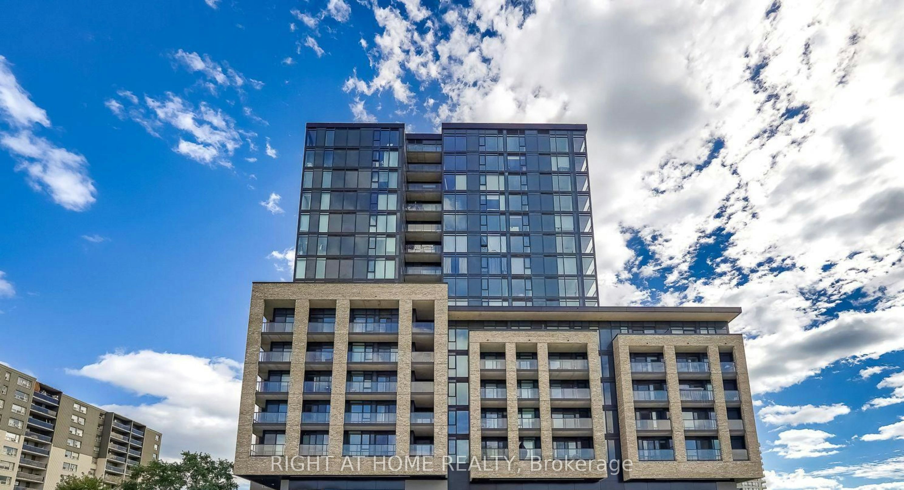 1011-86 Dundas Street E, Mississauga, ON, L5A 0B1