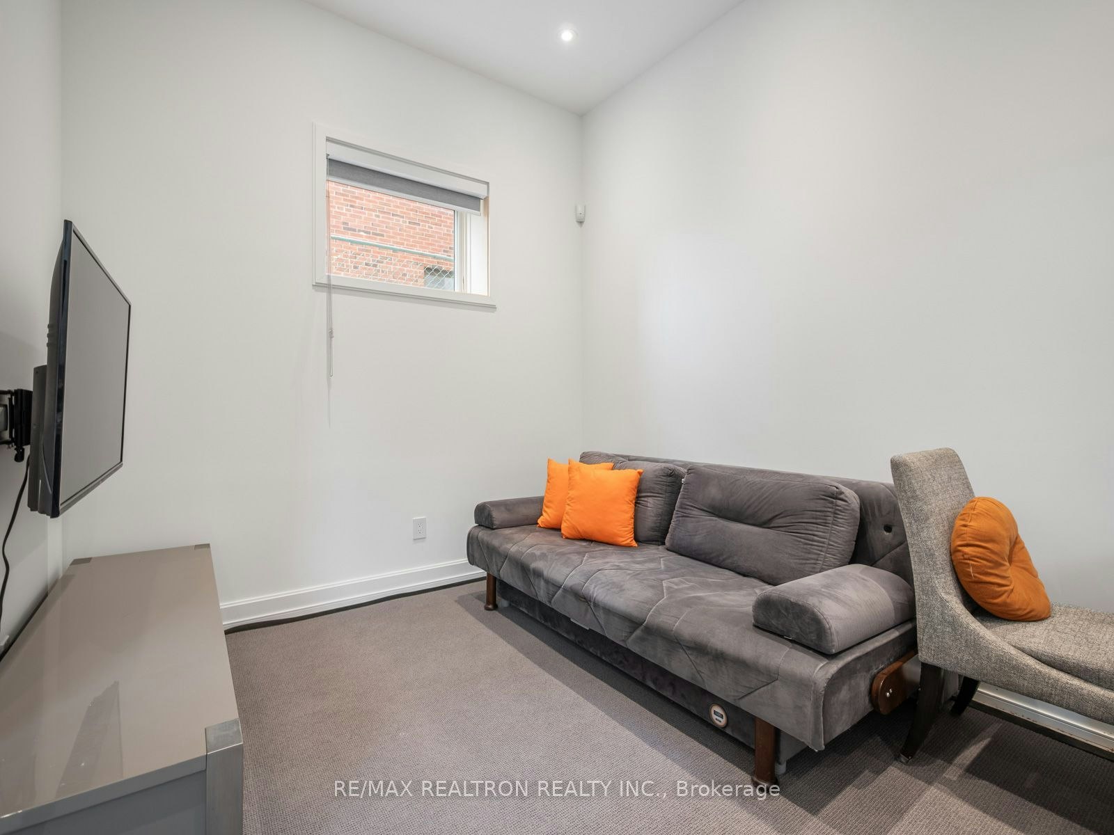 Lower-10 Katherine Road, Toronto, ON, M3K 1H9 - 16