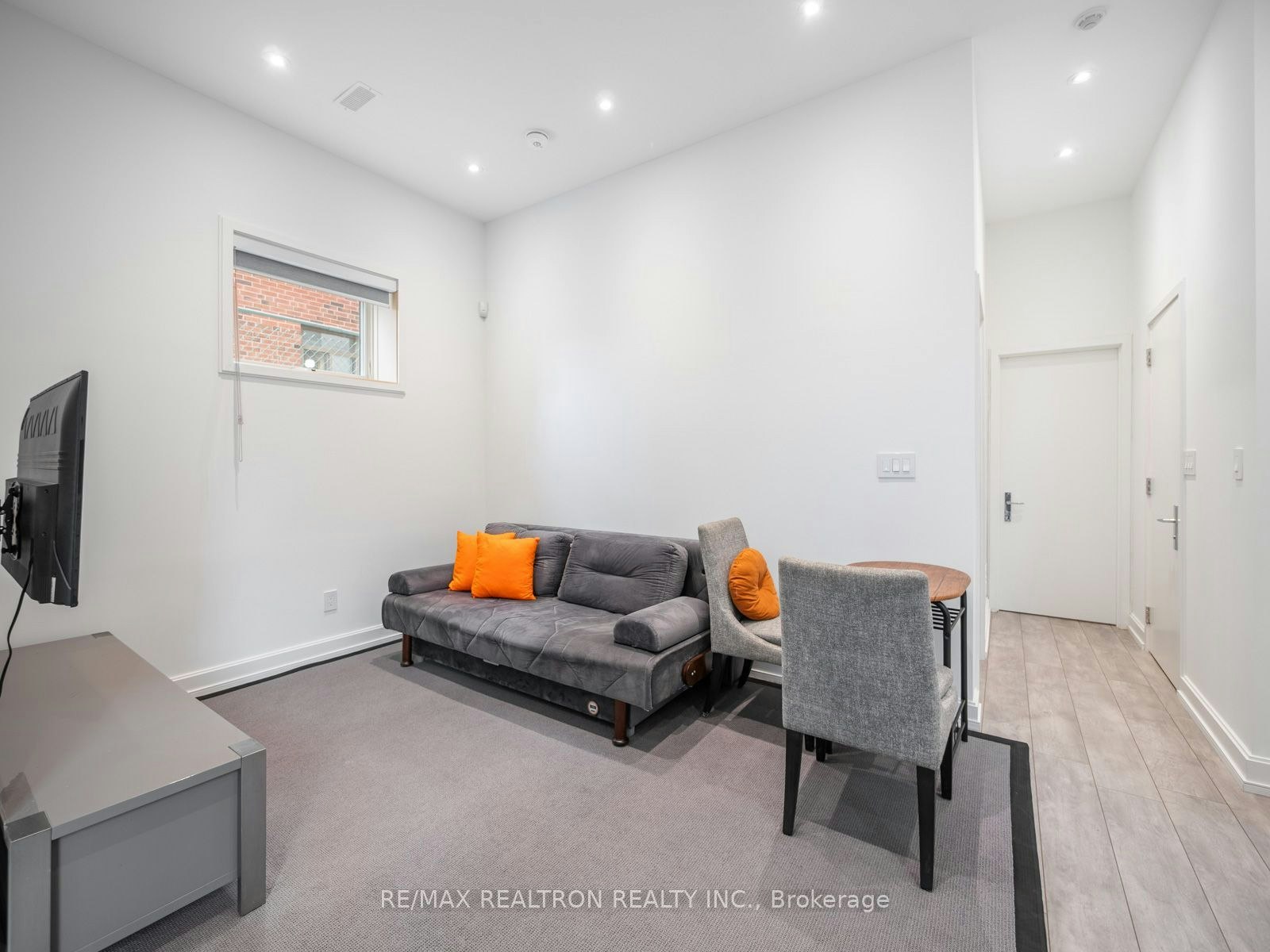 Lower-10 Katherine Road, Toronto, ON, M3K 1H9 - 12