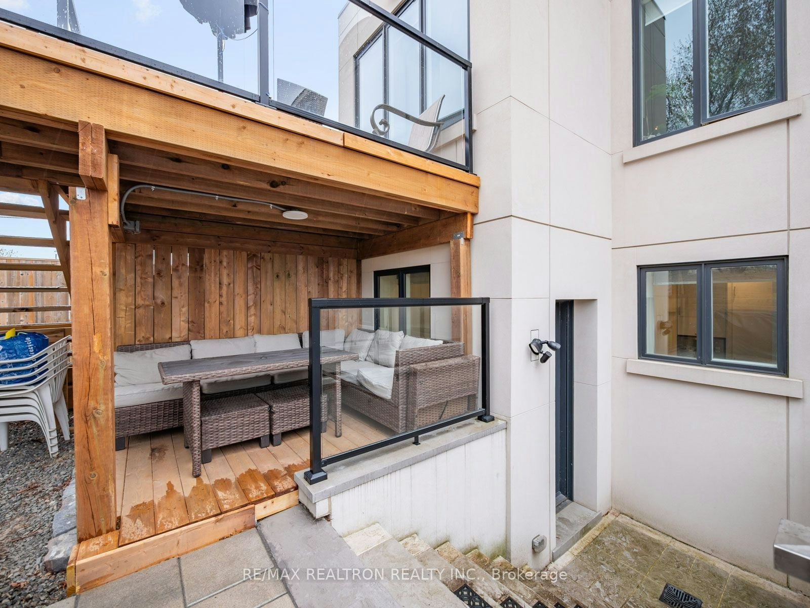 Lower-10 Katherine Road, Toronto, ON, M3K 1H9 - 7