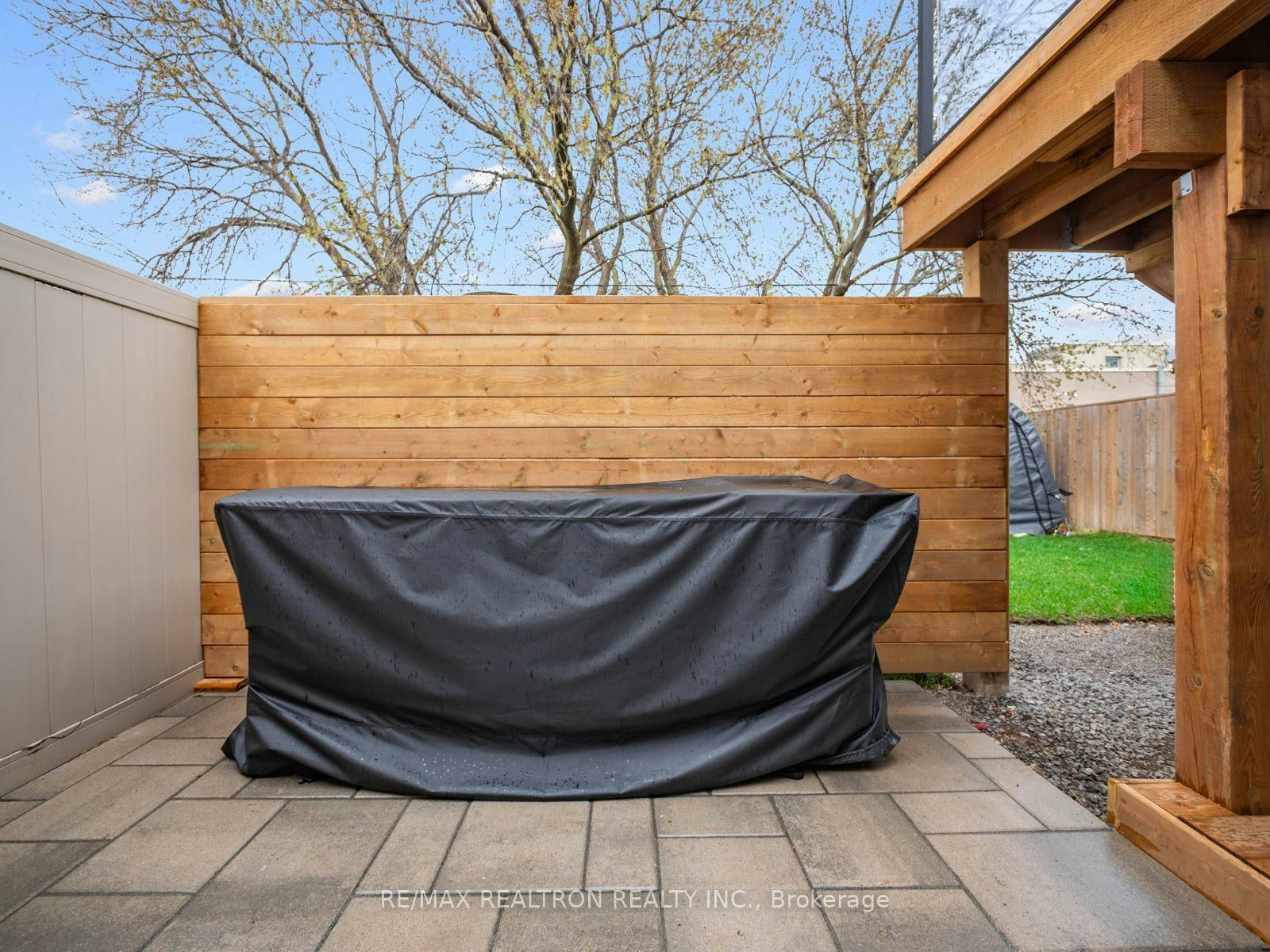 Lower-10 Katherine Road, Toronto, ON, M3K 1H9 - 32