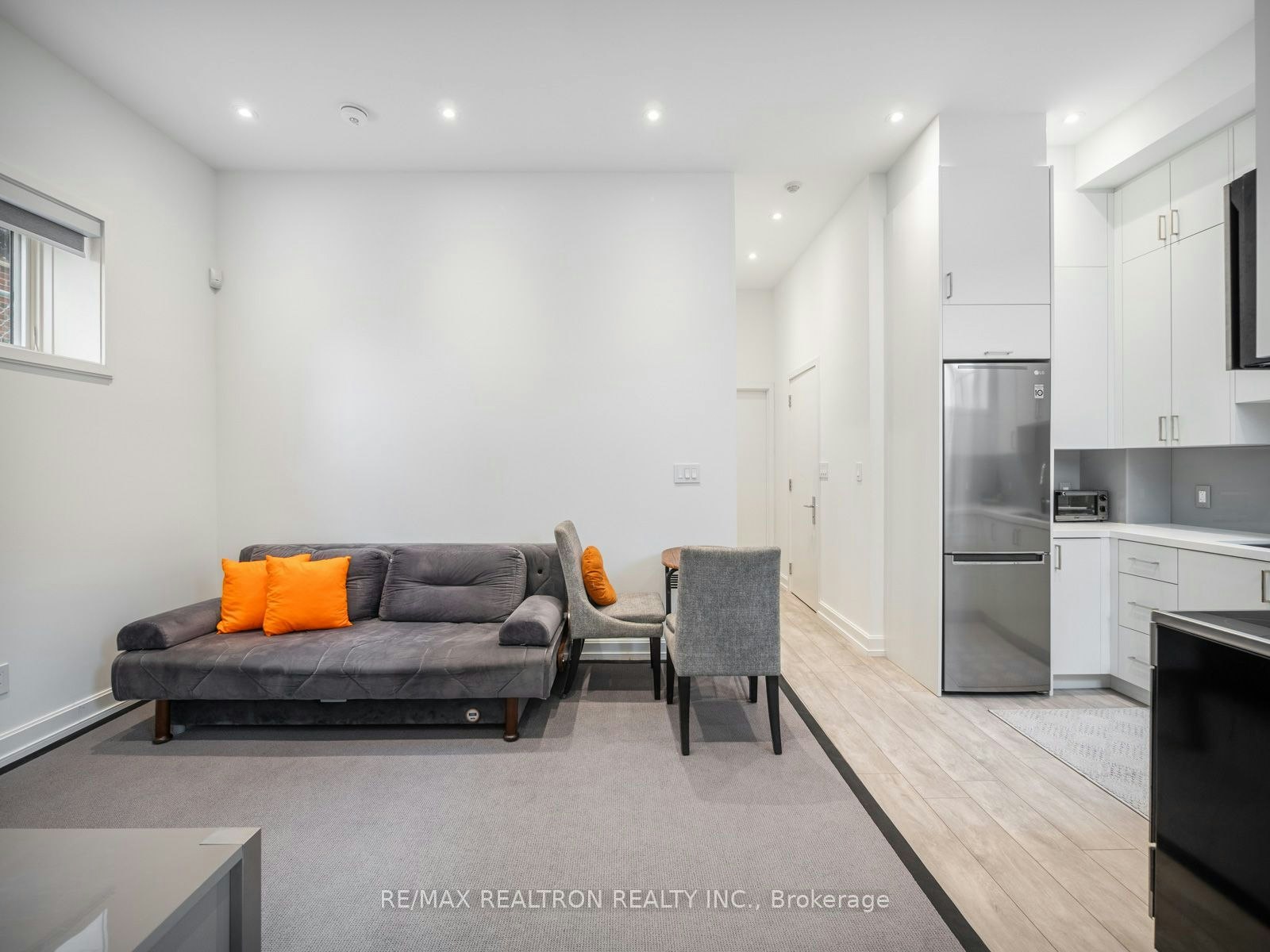 Lower-10 Katherine Road, Toronto, ON, M3K 1H9 - 11