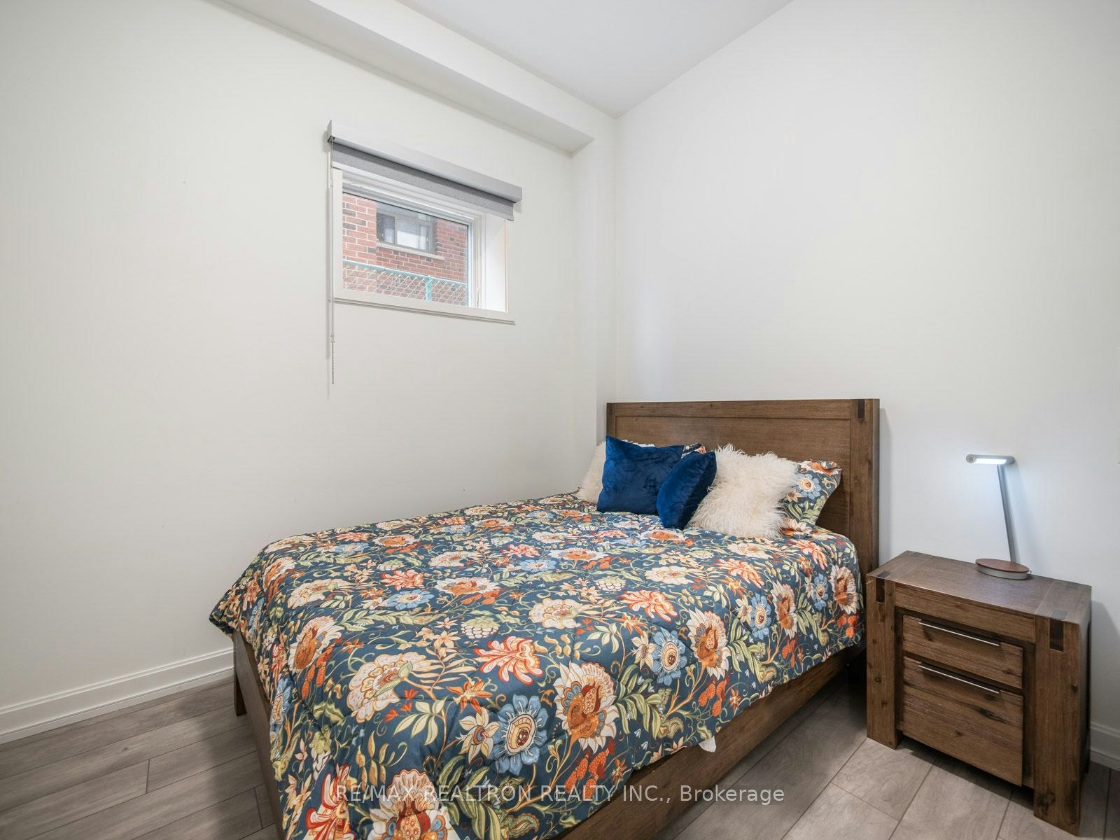 Lower-10 Katherine Road, Toronto, ON, M3K 1H9 - 26