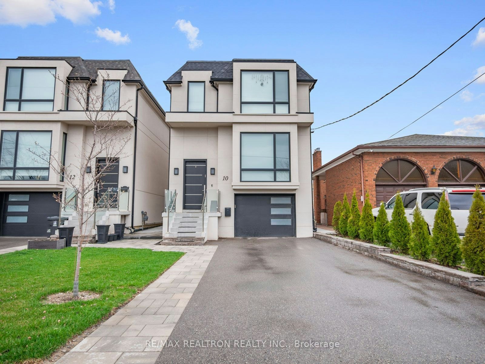 Lower-10 Katherine Road, Toronto, ON, M3K 1H9 - 2