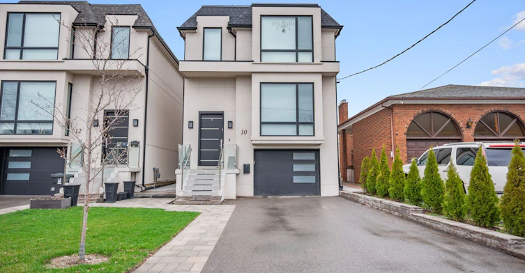 Lower-10 Katherine Road, Toronto, ON, M3K 1H9 - 2