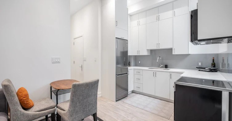 Lower-10 Katherine Road, Toronto, ON, M3K 1H9 - 21