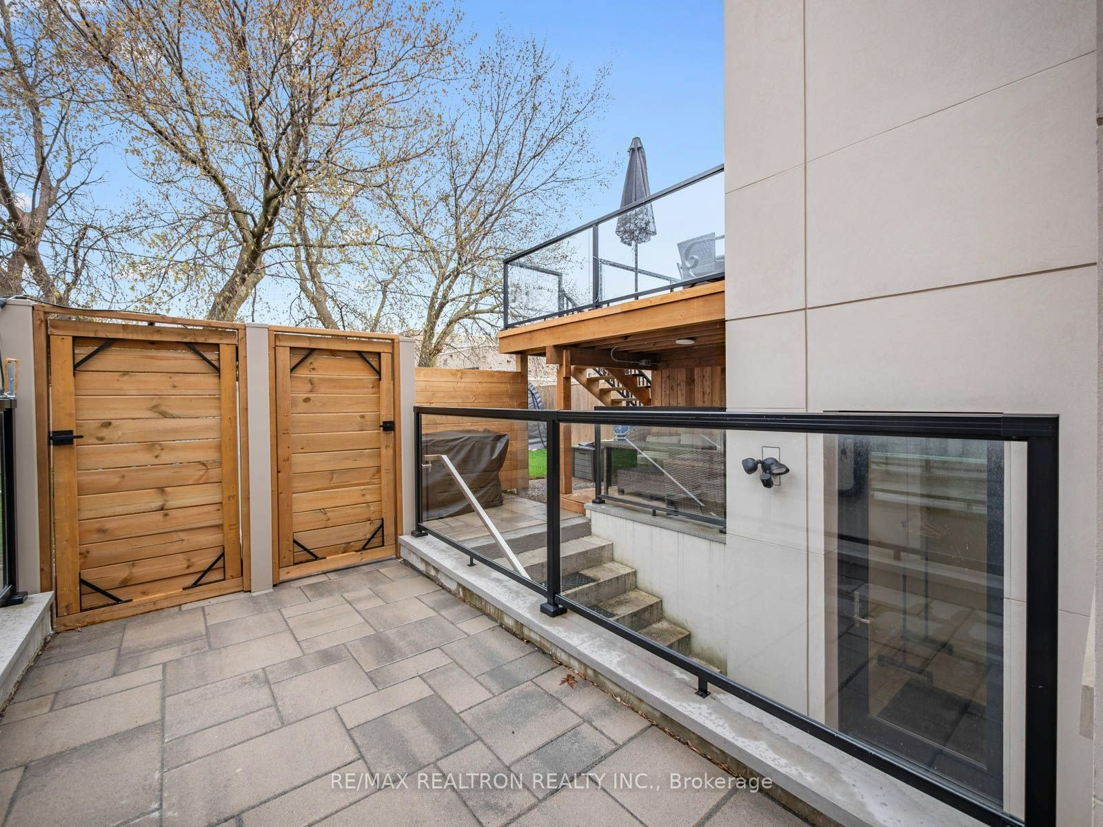 Lower-10 Katherine Road, Toronto, ON, M3K 1H9 - 6