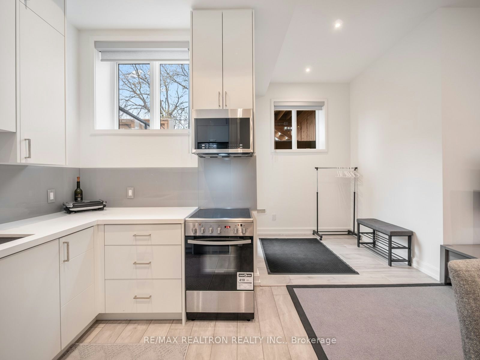 Lower-10 Katherine Road, Toronto, ON, M3K 1H9 - 25