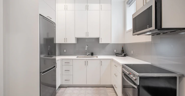Lower-10 Katherine Road, Toronto, ON, M3K 1H9 - 20