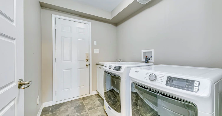 212 Ellen Davidson Drive, Oakville, ON, L6M 0V1 - 8