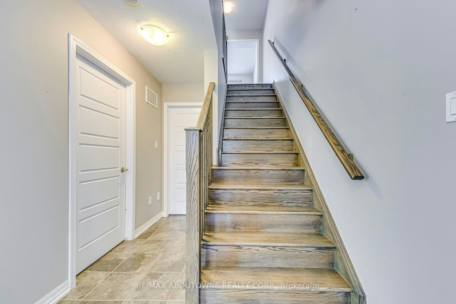 212 Ellen Davidson Drive, Oakville, ON, L6M 0V1 - 9