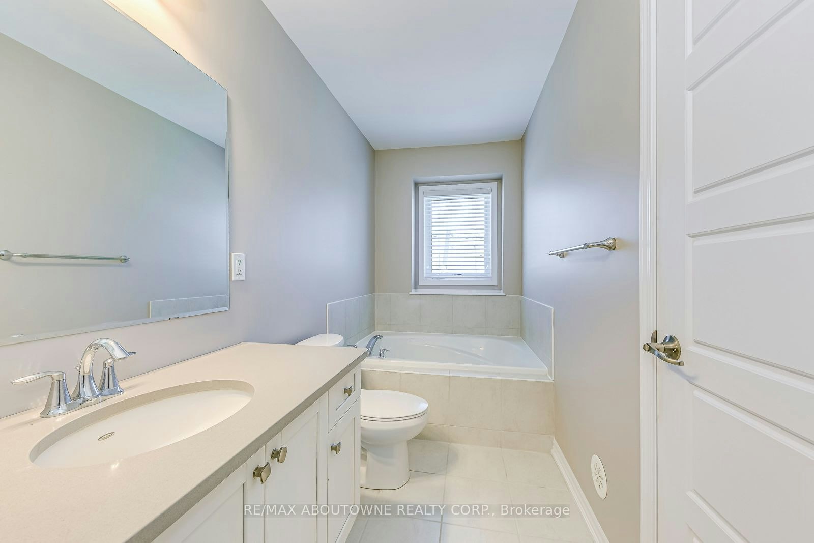 212 Ellen Davidson Drive, Oakville, ON, L6M 0V1 - 32