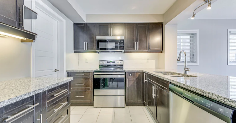 212 Ellen Davidson Drive, Oakville, ON, L6M 0V1 - 12
