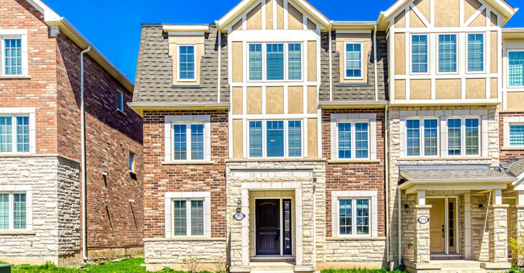 212 Ellen Davidson Drive, Oakville, ON, L6M 0V1
