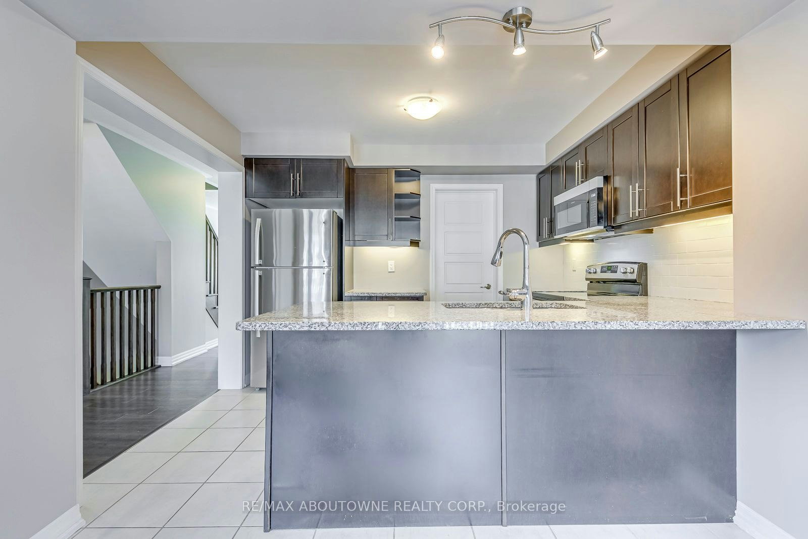 212 Ellen Davidson Drive, Oakville, ON, L6M 0V1 - 11