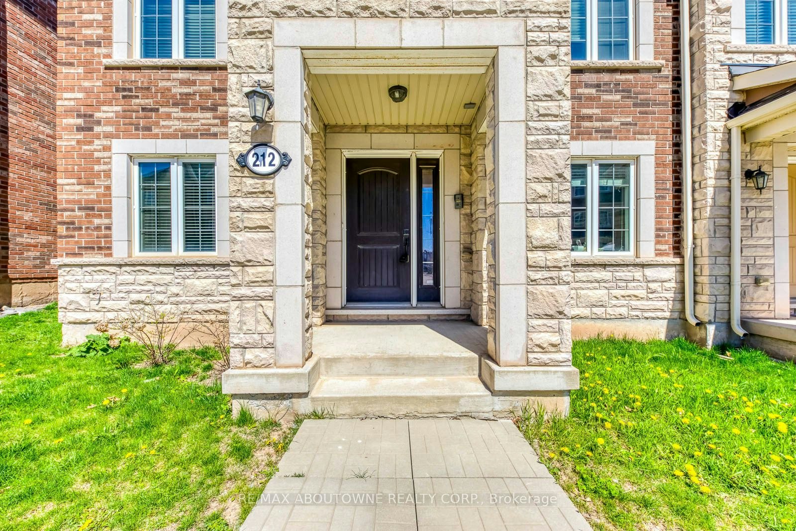 212 Ellen Davidson Drive, Oakville, ON, L6M 0V1 - 2