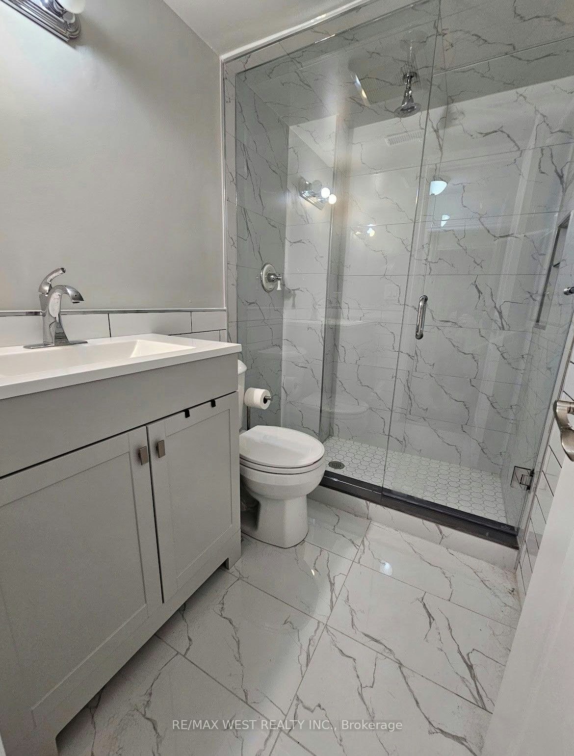 Lower-77 Murrie Street, Toronto, ON, M8V 1X6 - 4