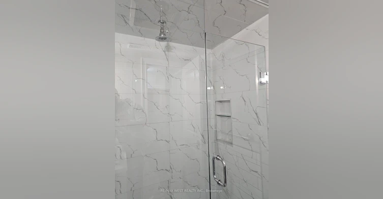 Lower-77 Murrie Street, Toronto, ON, M8V 1X6 - 5