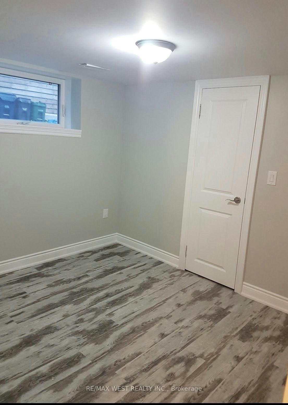 Lower-77 Murrie Street, Toronto, ON, M8V 1X6 - 8