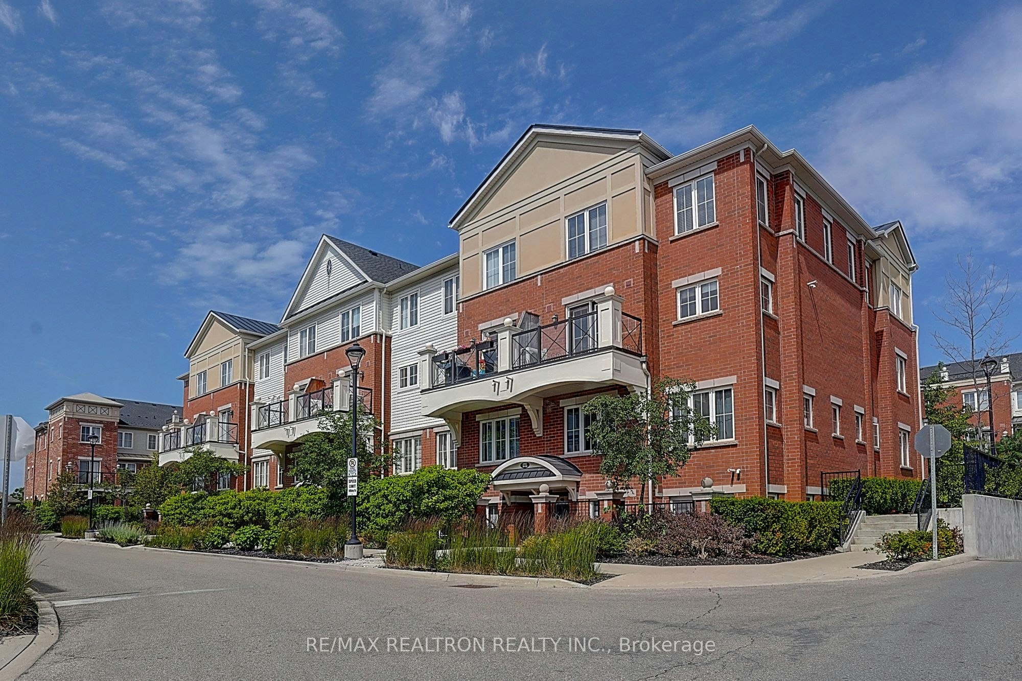 16-2492 Post Road, Oakville, ON, L6H 0G6