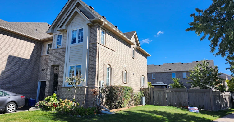 2112 Glenhampton Road, Oakville, ON, L6M 3X1