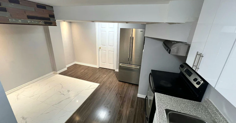 Lower-39 Frankton Crescent, Toronto, ON, M3J 1C2 - 2