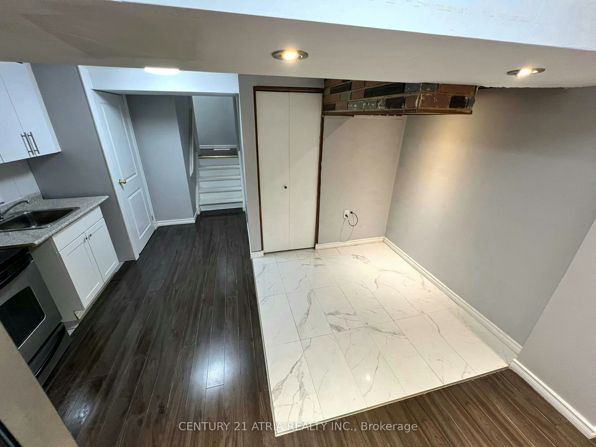 Lower-39 Frankton Crescent, Toronto, ON, M3J 1C2 - 3