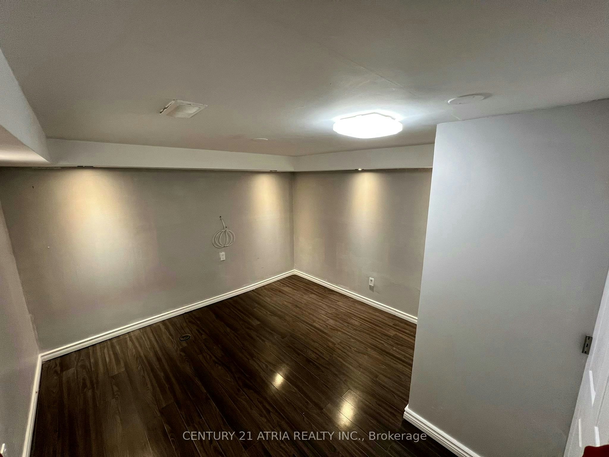 Lower-39 Frankton Crescent, Toronto, ON, M3J 1C2 - 4