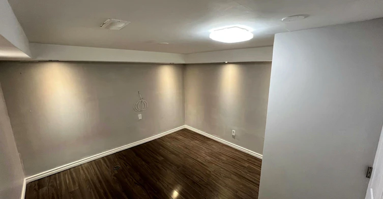 Lower-39 Frankton Crescent, Toronto, ON, M3J 1C2 - 4