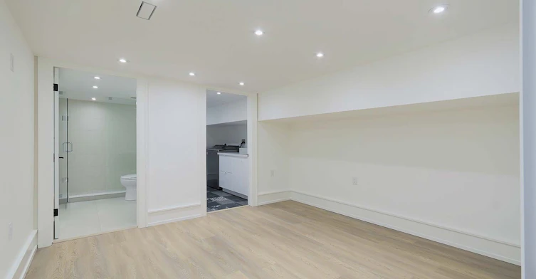 20 The Kingsway N/A, Toronto, ON, M8X 2T1 - 37
