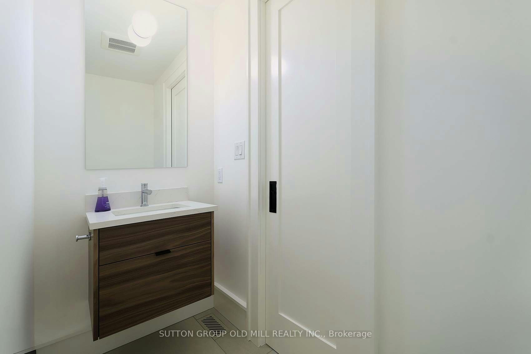 20 The Kingsway N/A, Toronto, ON, M8X 2T1 - 14