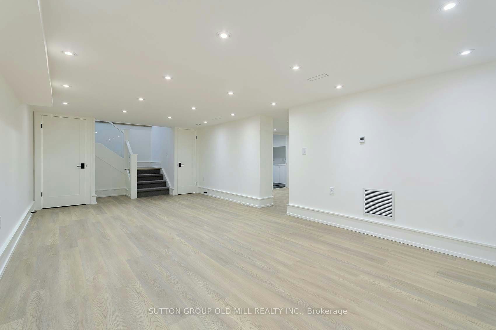 20 The Kingsway N/A, Toronto, ON, M8X 2T1 - 36