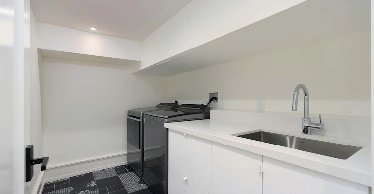 20 The Kingsway N/A, Toronto, ON, M8X 2T1 - 40