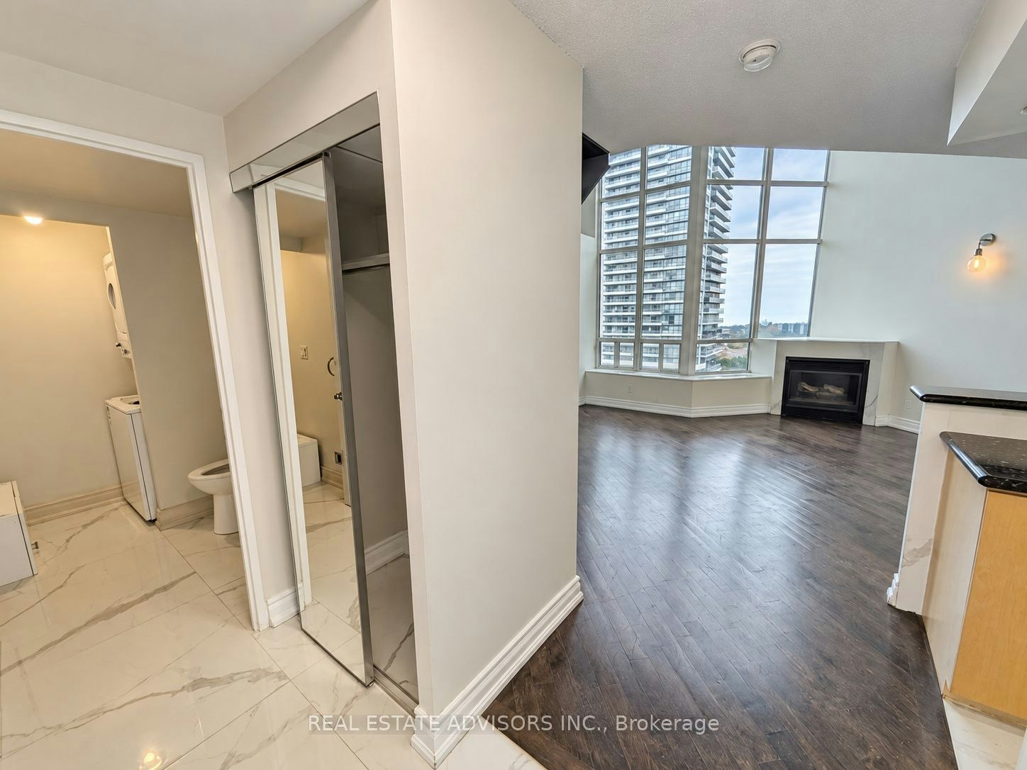 838-250 Manitoba Street, Toronto, ON, M8Y 4G8