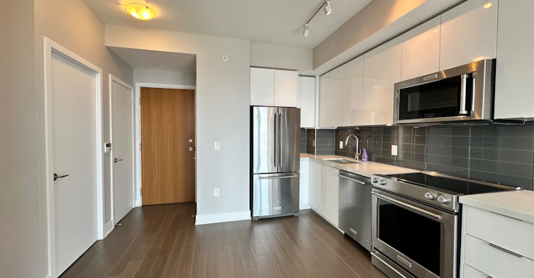 4911-30 Shore Breeze Drive, Toronto, ON, M8V 0J1 - 3