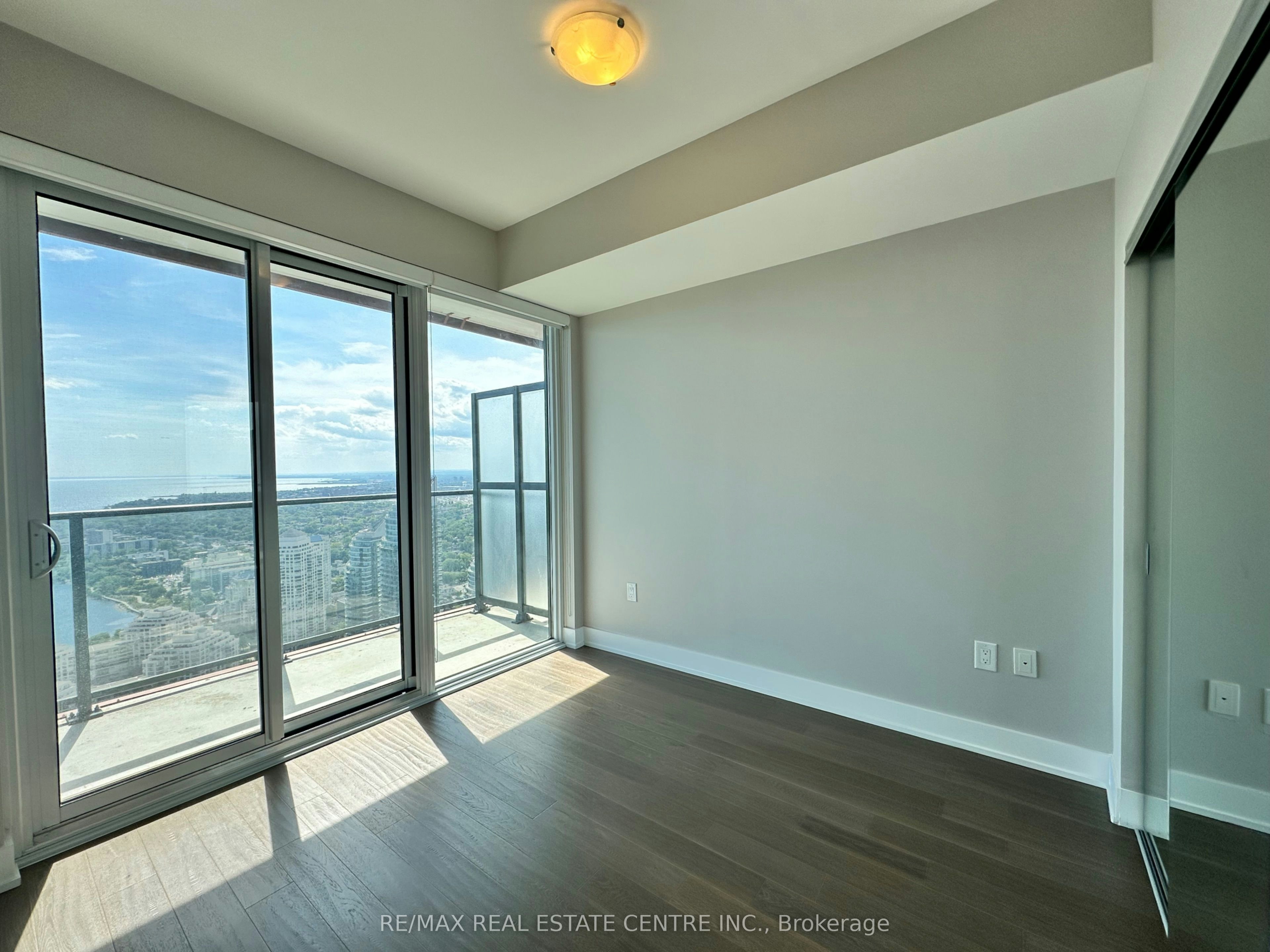 4911-30 Shore Breeze Drive, Toronto, ON, M8V 0J1 - 11