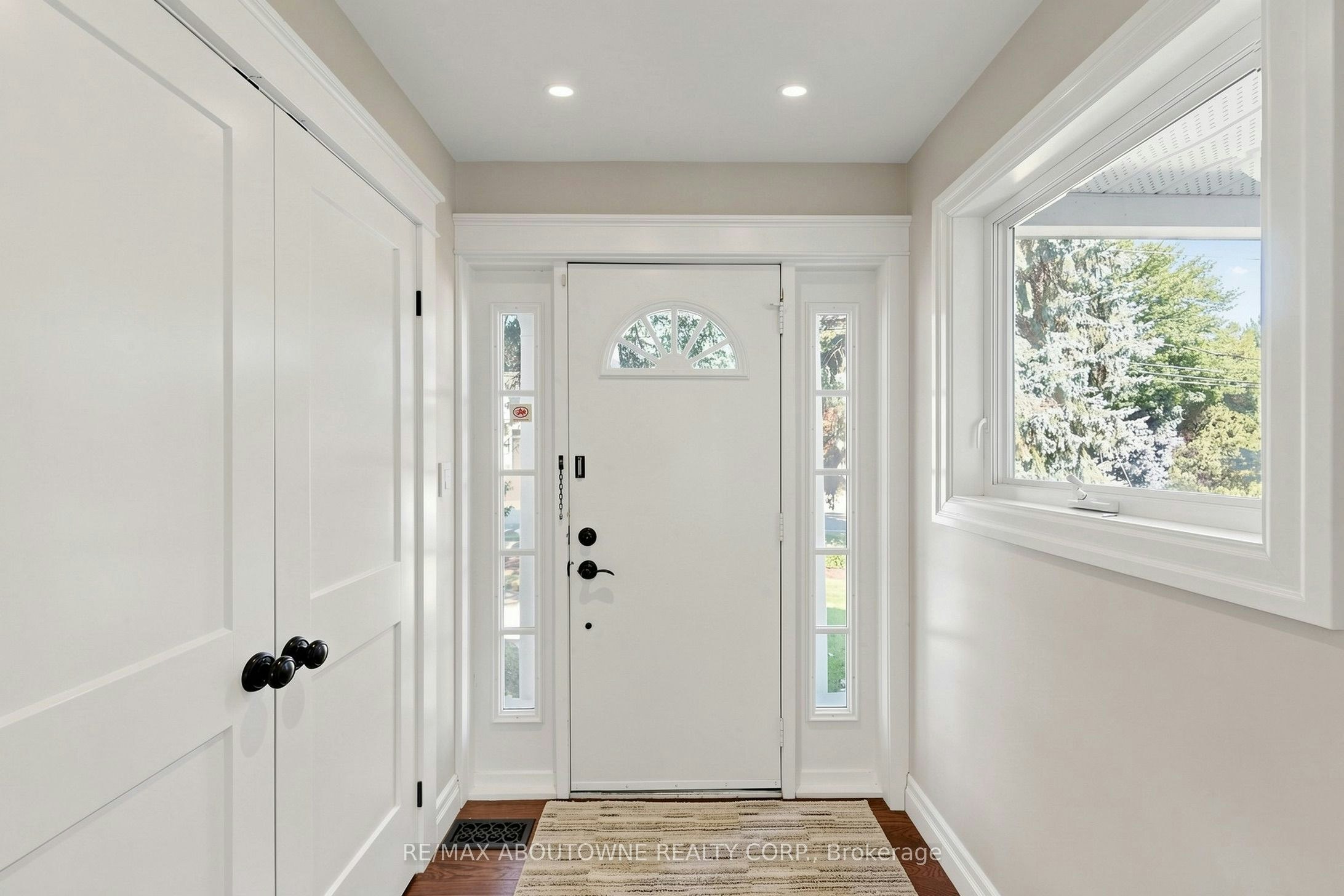 1304 Devon Road, Oakville, ON, L6J 2L8 - 4
