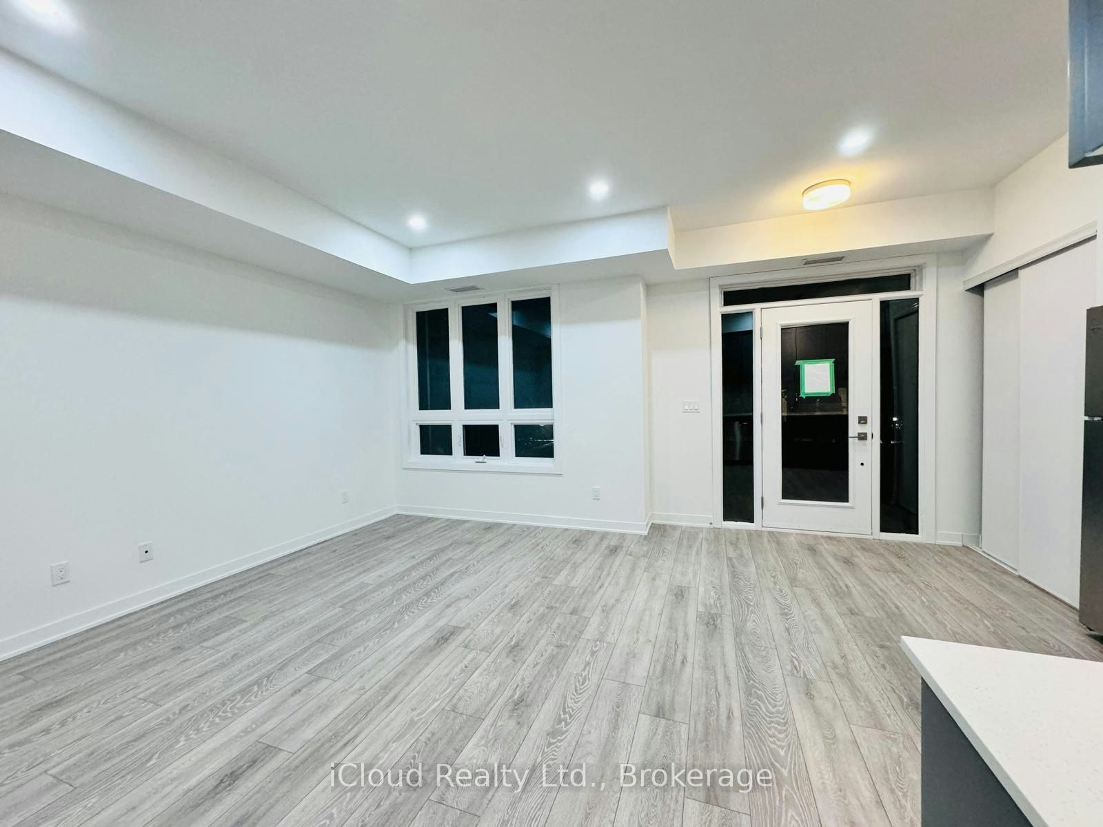 9-4025 Hickory Drive, Mississauga, ON, L4W 1L1 - 3