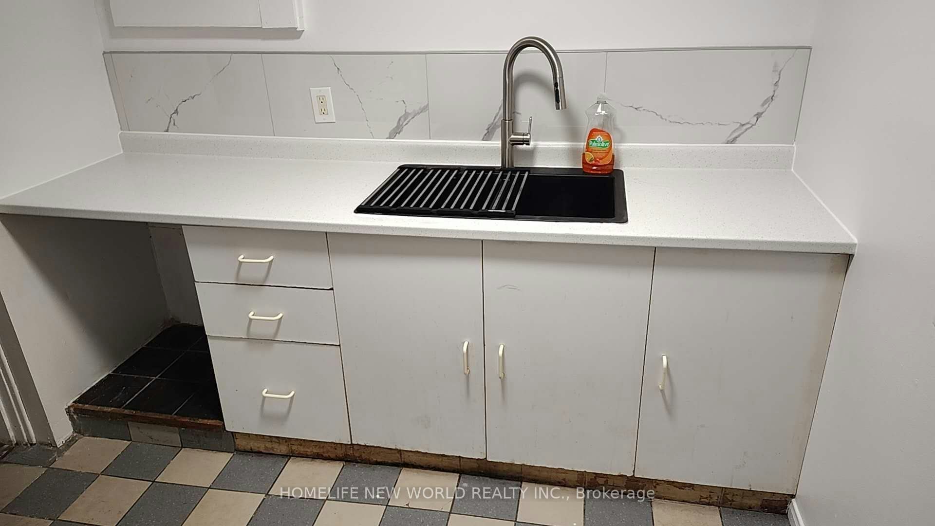 Lower Level-4383 Radisson Crescent, Mississauga, ON, L5M 4C5