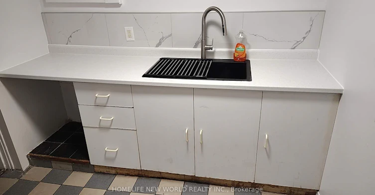 Lower Level-4383 Radisson Crescent, Mississauga, ON, L5M 4C5