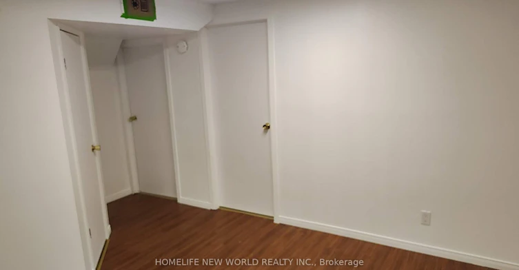 Lower Level-4383 Radisson Crescent, Mississauga, ON, L5M 4C5 - 4