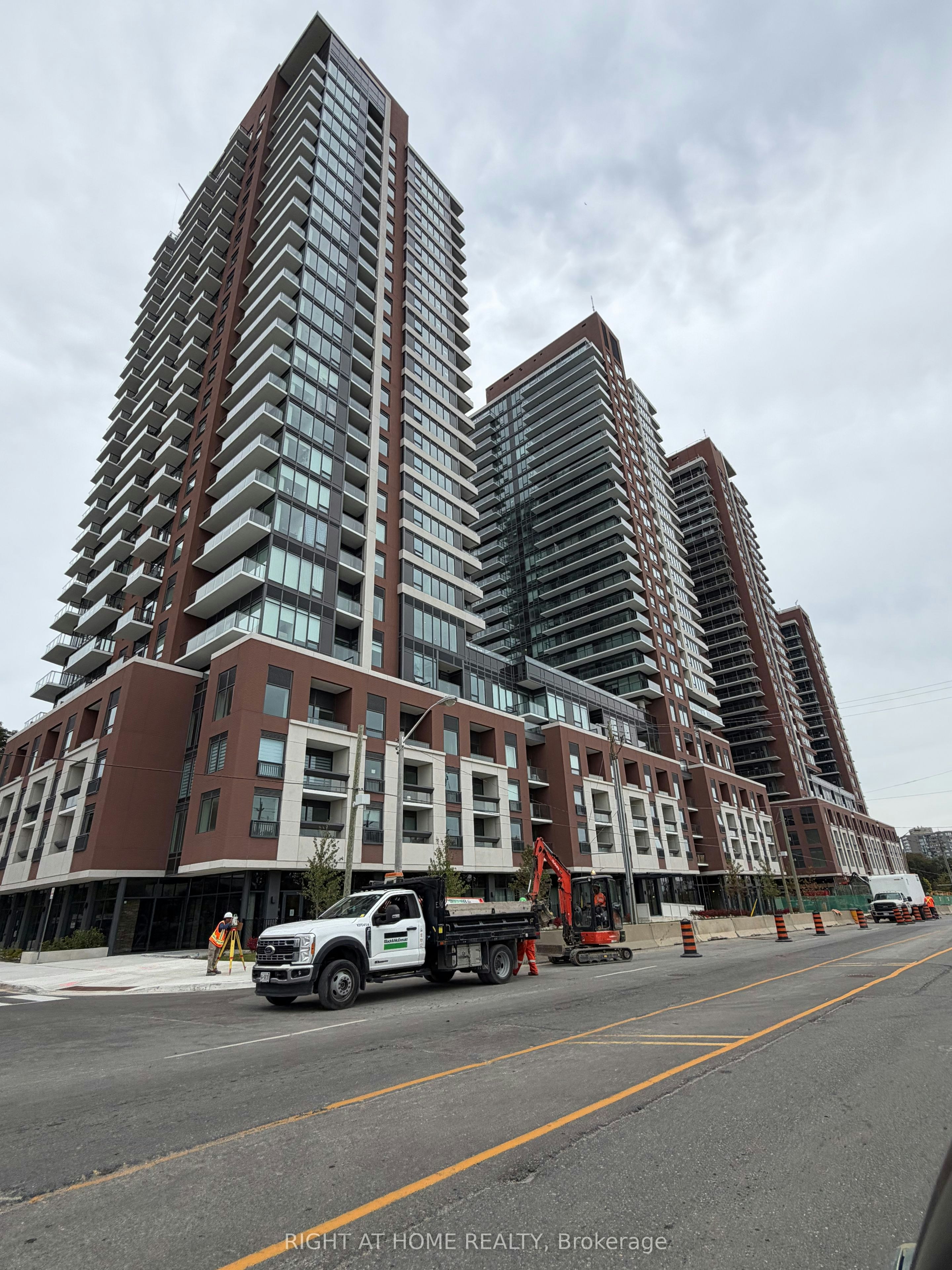 2414-4010 Eglinton Avenue W, Toronto, ON, M9A 0G5 - 3