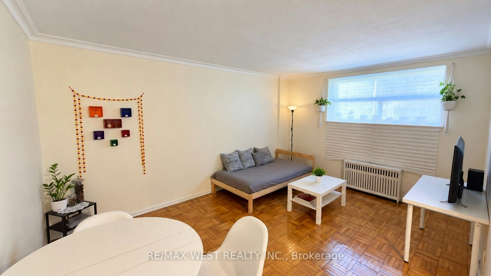 29-10 Crown Hill Place, Toronto, ON, M8Y 4C6
