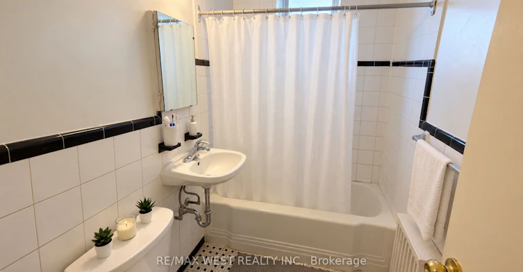 29-10 Crown Hill Place, Toronto, ON, M8Y 4C6 - 5
