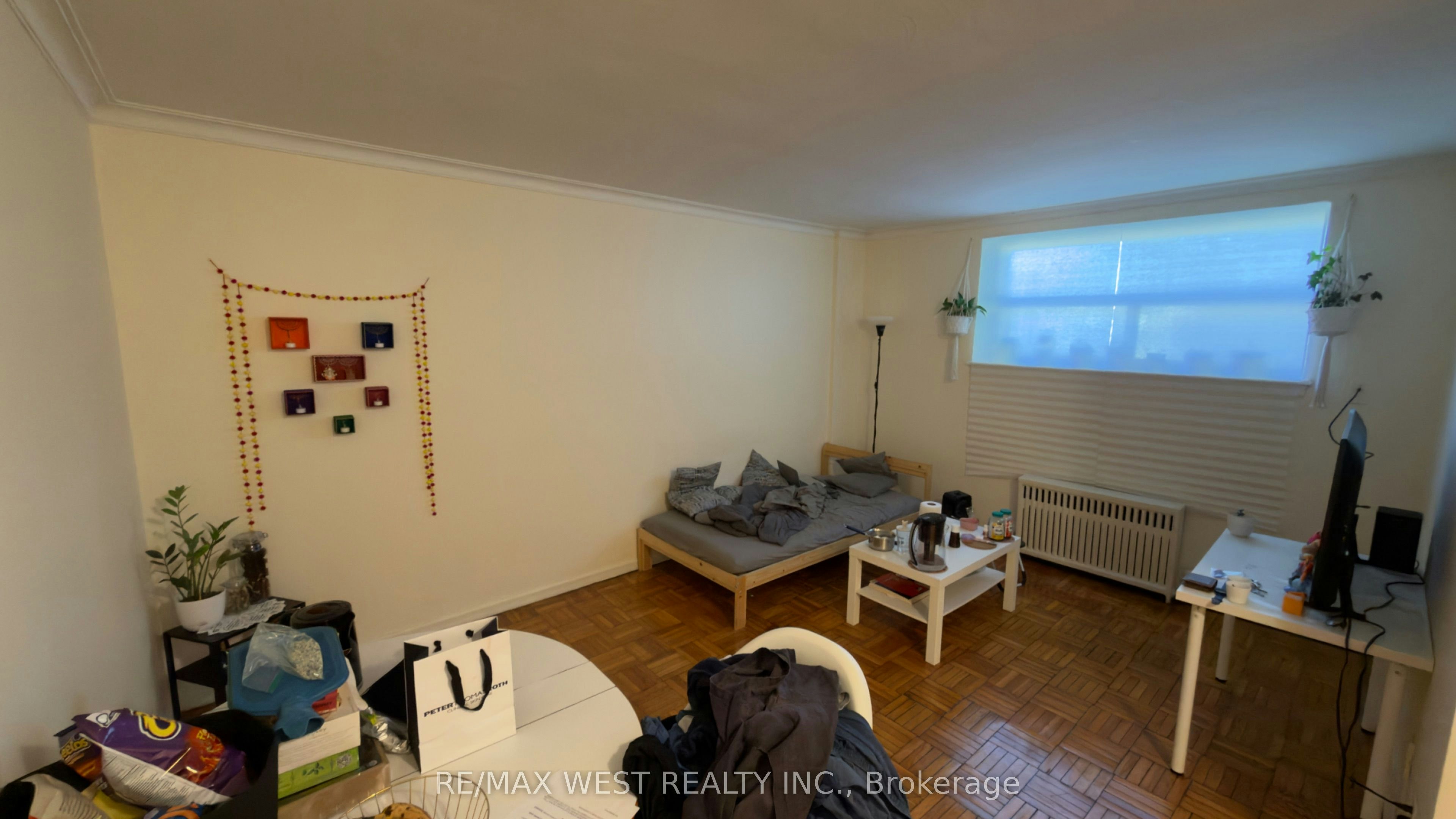 29-10 Crown Hill Place, Toronto, ON, M8Y 4C6 - 2