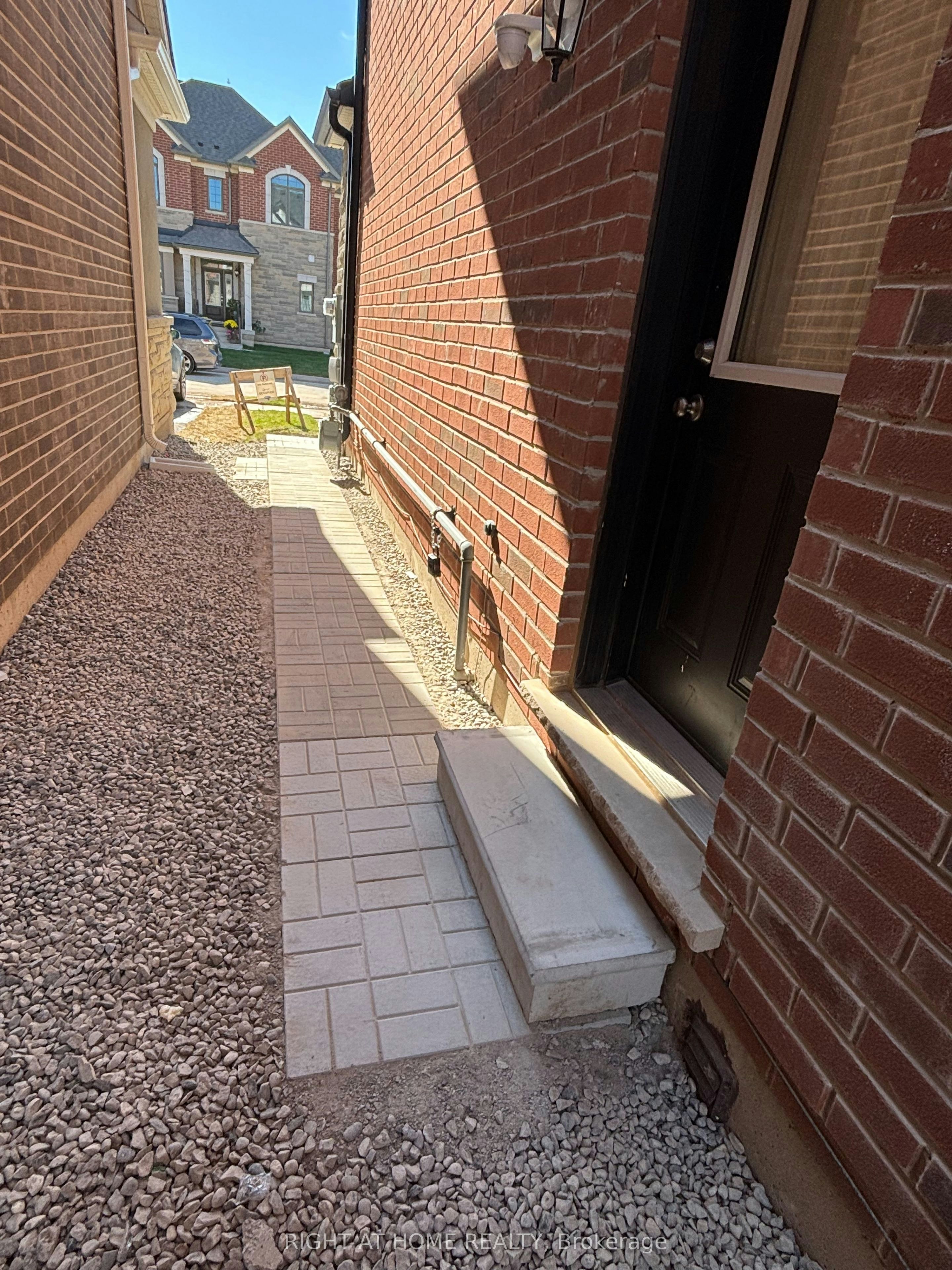 LOWER LEVEL-1526 Zilio Terrace, Milton, ON, L9E 2H8 - 17