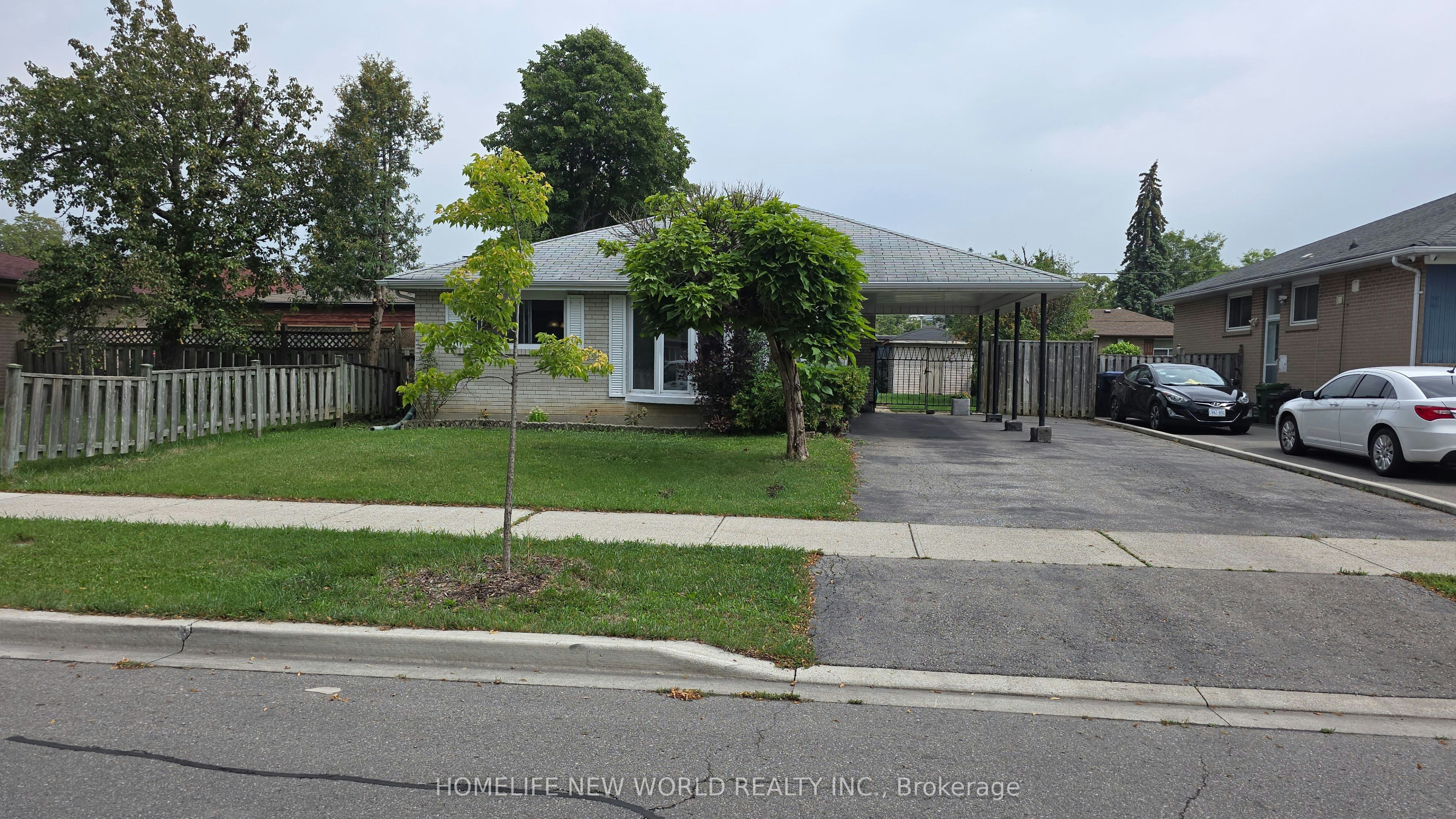 26 Murchison Crescent N, Toronto, ON, M9V 3P6 - 2