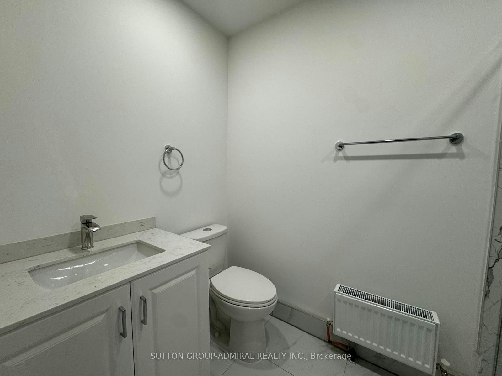 Upper-2986A Dufferin Street, Toronto, ON, M6B 3T3 - 6